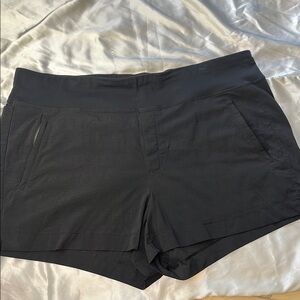 Athleta Women's Black Athletic Shorts with Zipper Pockets